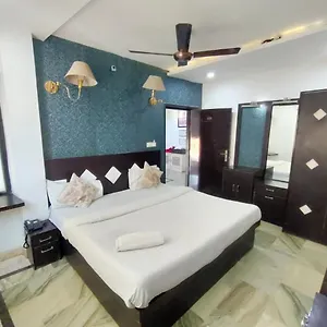 https://laxman-resort.agrahotelsindia.net